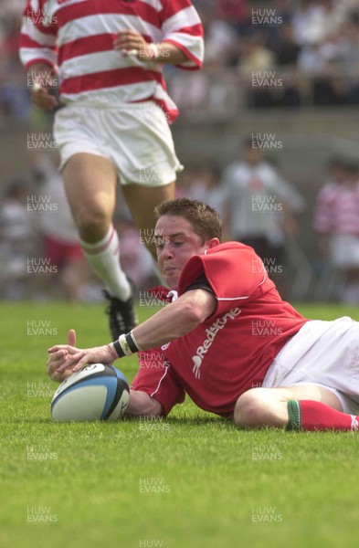 100601 - Japan v Wales - Shane Williams scores his second try