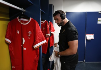 120725 - Japan v Wales - Summer Series - Second Test - Gareth Thomas of Wales in the dressing room
