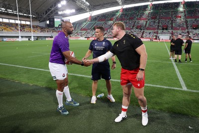 120725 - Japan v Wales - Summer Series - Second Test - Captains Michael Leitch of Japan and Dewi Lake of Wales during the coin toss