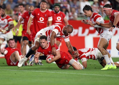120725 - Japan v Wales - Summer Series - Second Test - Kieran Hardy of Wales scores a try