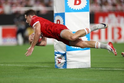 120725 - Japan v Wales - Summer Series - Second Test - Kieran Hardy of Wales runs in to score a try