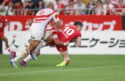 120725 - Japan v Wales - Summer Series - Second Test - Dan Edwards of Wales scores a try
