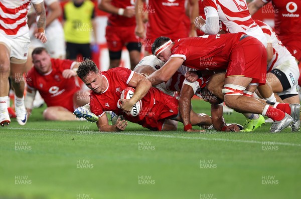 120725 - Japan v Wales - Summer Series - Second Test - Kieran Hardy of Wales scores a try