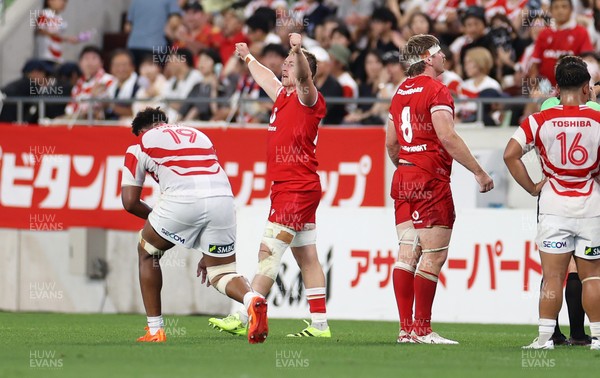 120725 - Japan v Wales - Summer Series - Second Test - Tommy Reffell of Wales celebrates at full time