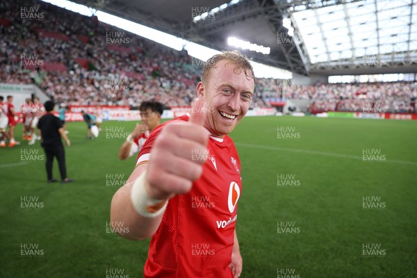 120725 - Japan v Wales - Summer Series - Second Test - Tommy Reffell of Wales celebrates at full time