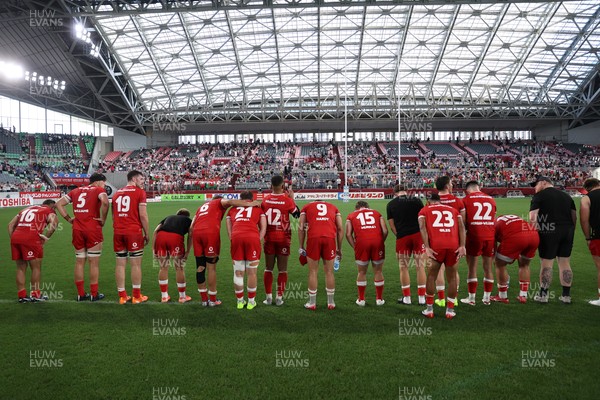 120725 - Japan v Wales - Summer Series - Second Test - Wales bow to the Japense crowd