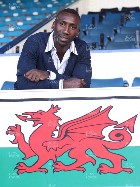 16.08.07..Cardiff City latest new signing Jimmy-Floyd Hasselbaink at Ninian Park 