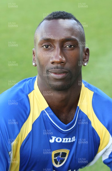 16.08.07..Cardiff City latest new signing Jimmy-Floyd Hasselbaink at Ninian Park 