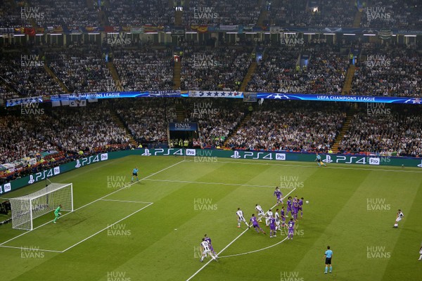 030617 - UEFA Champions League Final - Juventus v Real Madrid - Paulo Dybala of Juventus takes a free kick