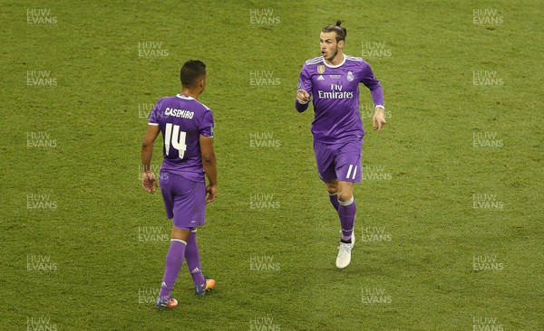 030617 - UEFA Champions League Final - Juventus v Real Madrid - Gareth Bale talks to Casemiro of Real Madrid