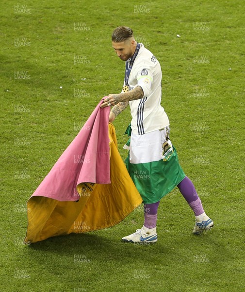 030617 - UEFA Champions League Final - Juventus v Real Madrid - Sergio Ramos of Real Madrid celebrates with fans