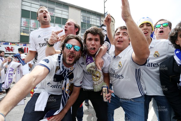 030617 - UEFA Champions League Final - Real Madrid v Juventus - Real Madrid fans party in Cardiff