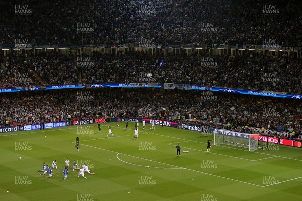 030617 - UEFA Champions League Final - Juventus v Real Madrid - Juventus warm up