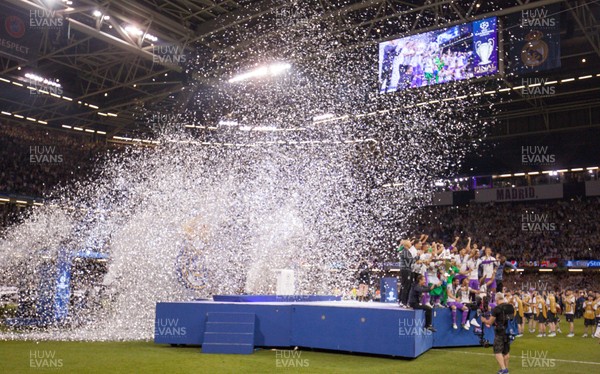 030617 - Juventus v Real Madrid, UEFA Champions League Final, Cardiff - Real Madrid celebrate after being presented with the Champions League Trophy