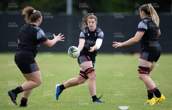 261022 - Kate Williams photographed in Auckland who has joined the Wales Women’s Rugby Squad, during a training session