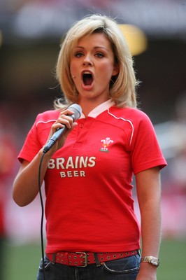 04.11.06  Wales v Australia, Invesco Perpetual Series 2006 Katherine Jenkins signs prior to the start of the match 