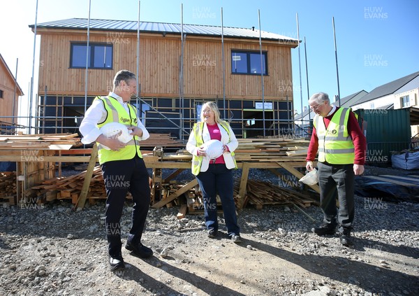 150421 Labour Leader Sir Keir Starmer MP, Welsh Government Minister for Finance and Trefnydd (Leader of the House) Rebecca Evans, and Welsh Labour Leader and First Minister Mark Drakeford during a visit to the Down to Earth project in Southgate, Gower, south Wales  ahead of the elections for the Welsh Government