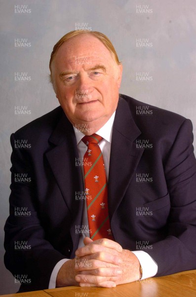 12-10-04  WRU President Keith Rowlands   Pic: Huw Evans Agency