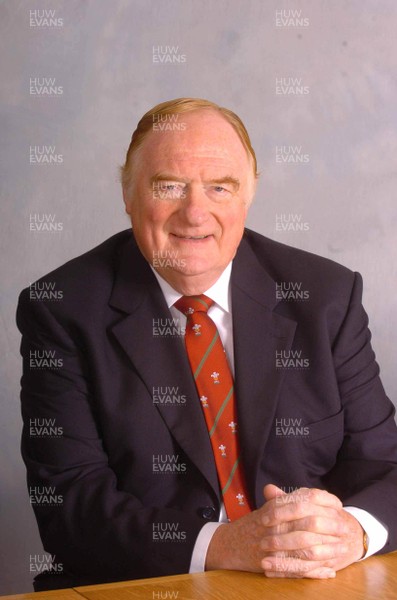 12-10-04  WRU President Keith Rowlands   Pic: Huw Evans Agency