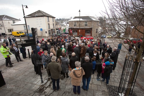 280313 - A statue to former Newport RFC and Wales legend Ken Jones is unveiled in his home town of Blaenavon