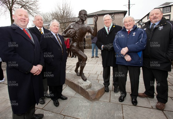 280313 - A statue to former Newport RFC and Wales legend Ken Jones is unveiled in his home town of Blaenavon