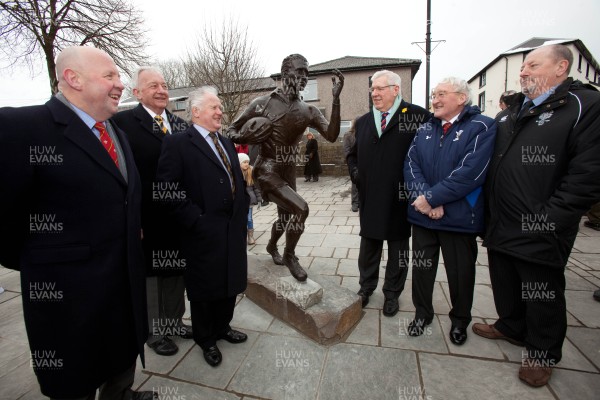 280313 - A statue to former Newport RFC and Wales legend Ken Jones is unveiled in his home town of Blaenavon