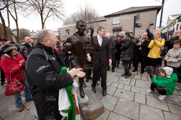 280313 - A statue to former Newport RFC and Wales legend Ken Jones is unveiled in his home town of Blaenavon