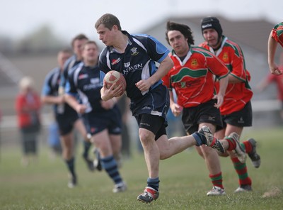 24.04.10 Kenfig Hill v Nantyffyllon.. Action from the game. 