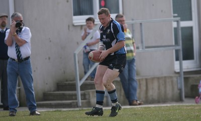 24.04.10 Kenfig Hill v Nantyffyllon.. Action from the game. 