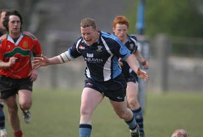 24.04.10 Kenfig Hill v Nantyffyllon.. Action from the game. 