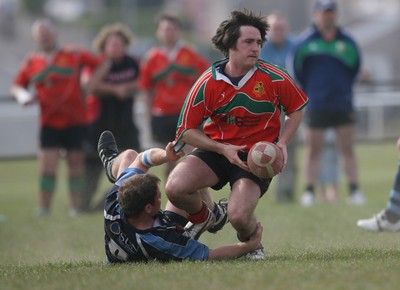 24.04.10 Kenfig Hill v Nantyffyllon.. Action from the game. 