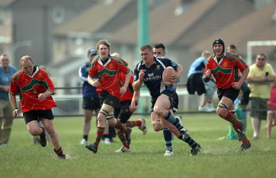 24.04.10 Kenfig Hill v Nantyffyllon.. Action from the game. 