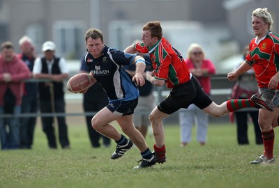 24.04.10 Kenfig Hill v Nantyffyllon.. Action from the game. 