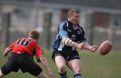 24.04.10 Kenfig Hill v Nantyffyllon.. Action from the game. 