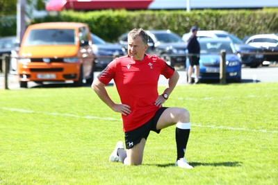 030525 - Lampeter Town RFC v London Welsh - Rugby referee Nigel Owens comes out of retirement and returns to the field for Lampeter Town RFC v London Welsh