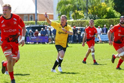 030525 - Lampeter Town RFC v London Welsh - Rugby referee Nigel Owens comes out of retirement and returns to the field for Lampeter Town RFC v London Welsh