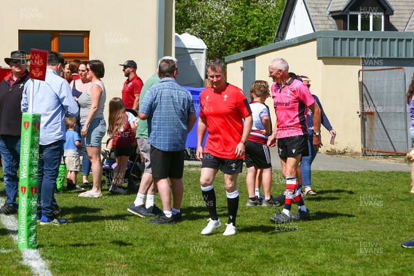 030525 - Lampeter Town RFC v London Welsh - Rugby referee Nigel Owens comes out of retirement and returns to the field for Lampeter Town RFC v London Welsh