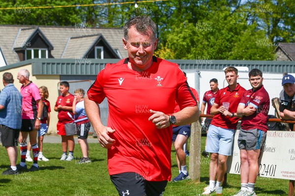 030525 - Lampeter Town RFC v London Welsh - Rugby referee Nigel Owens comes out of retirement and returns to the field for Lampeter Town RFC v London Welsh