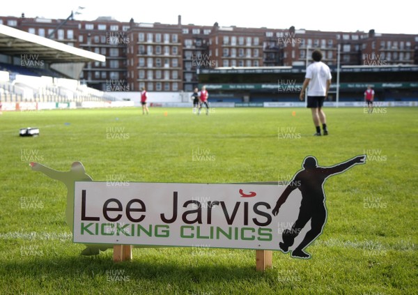 12.09.10 Lee Jarvis Kicking Class - Lee Jarvis the first of his kicking skills classes at The Cardiff Arms Park. 