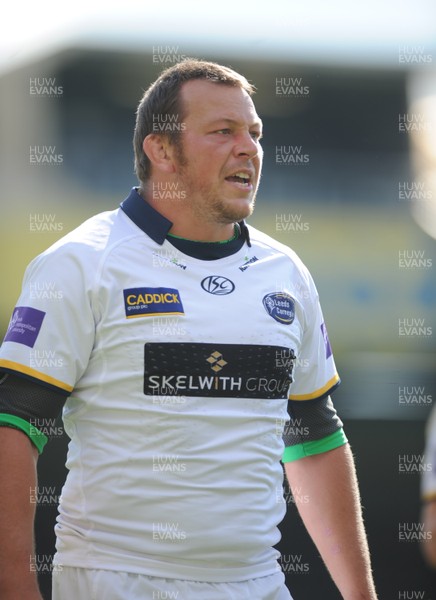 14.08.10 - Leeds Carnegie v Ospreys - Pre-Season Friendly - Steve Thompson of Leeds. 