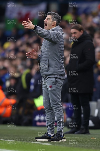 010225 - Leeds United v Cardiff City - Sky Bet Championship - Manager Omer Riza of Cardiff shouts on Cardiff from Tech area