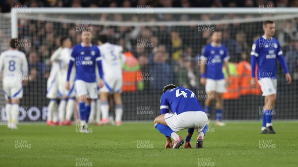 010225 - Leeds United v Cardiff City - Sky Bet Championship - Callum Robinson of Cardiff despair at the score