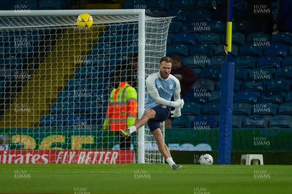 180123 - Leeds United v Cardiff City - FA Cup Third Round Replay - Cardiff goalkeeper Jak Alnwick warms up