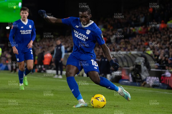 180123 - Leeds United v Cardiff City - FA Cup Third Round Replay - Sheyi Ojo of Cardiff whips in a cross 