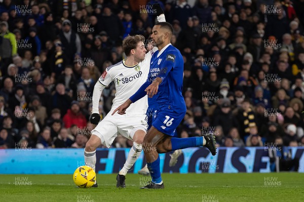 180123 - Leeds United v Cardiff City - FA Cup Third Round Replay - Curtis Nelson of Cardiff shields the ball from Leeds' Patrick Bamford 