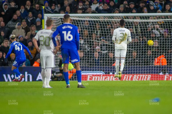 180123 - Leeds United v Cardiff City - FA Cup Third Round Replay - Callum Robinson of Cardiff scores from the penalty spot 