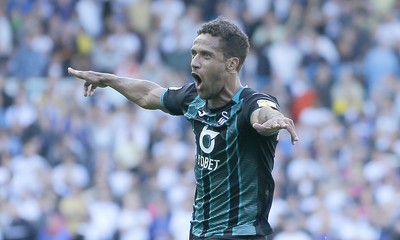 310819 - Leeds United v Swansea City - Sky Bet Championship -  Wayne Routledge of Swansea celebrates scoring the 1st goal of the match