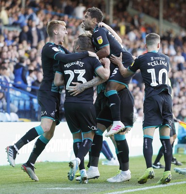 310819 - Leeds United v Swansea City - Sky Bet Championship -  Wayne Routledge of Swansea celebrates scoring the 1st goal of the match with his team mates