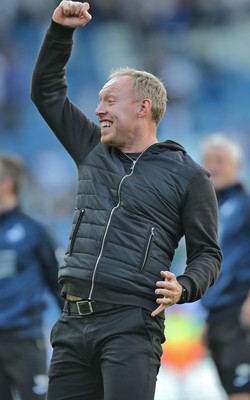 310819 - Leeds United v Swansea City - Sky Bet Championship -  Manager Steve Cooper  of Swansea salutes the fans at the end of the game