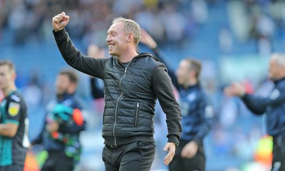 310819 - Leeds United v Swansea City - Sky Bet Championship -  Manager Steve Cooper  of Swansea salutes the fans at the end of the game